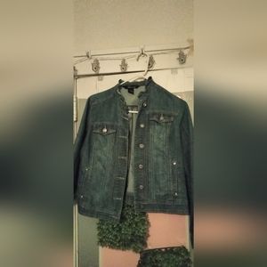 Jean jacket. Size petite small, ruffle collar, blue